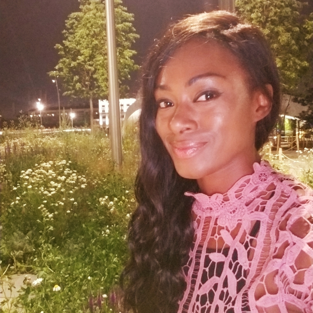 Meet your Posher, Monique